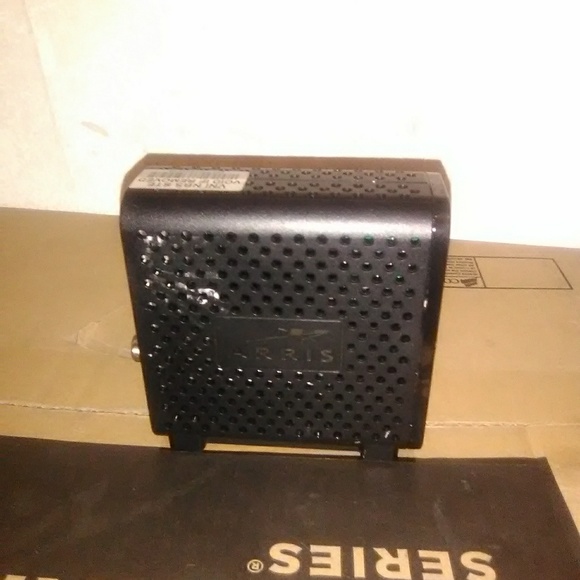 Motorola Surfboard Router - Picture 4 of 8